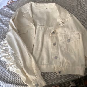 White fringe vintage light jean jacket size S. Good for Halloween costume.